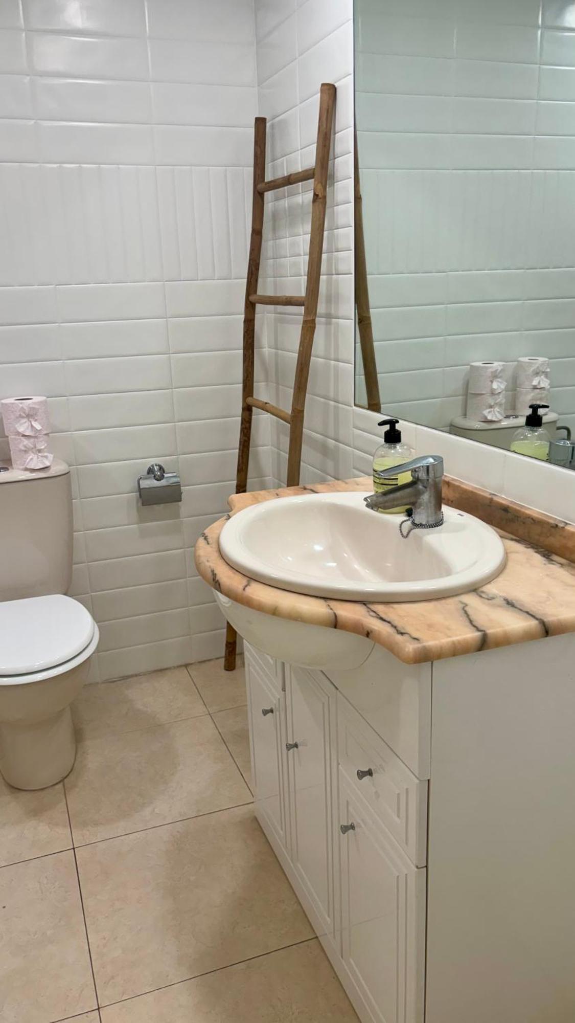 Ambar 216b Apartment *