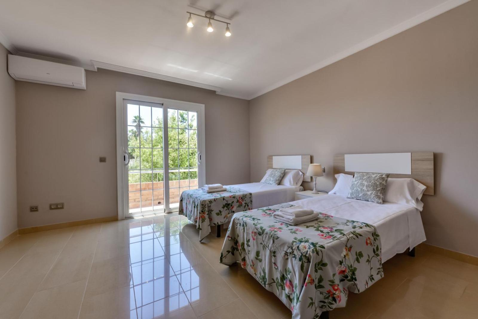 Guzman - Senieta Villa