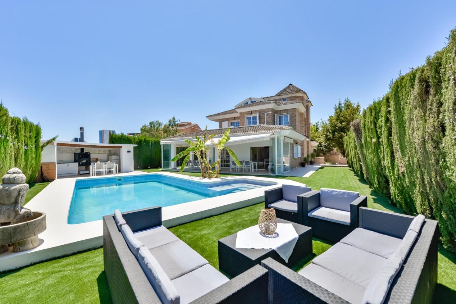 Guzman - Senieta Villa *