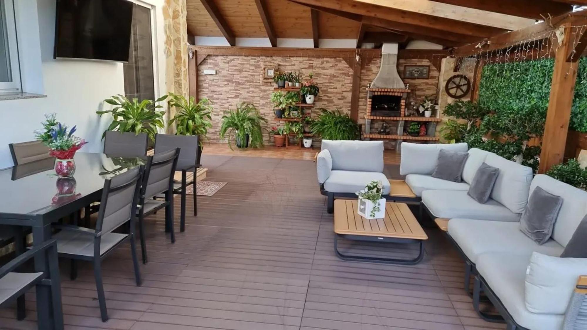 Villa Sunny With Private Pool In + Enclosed Garden