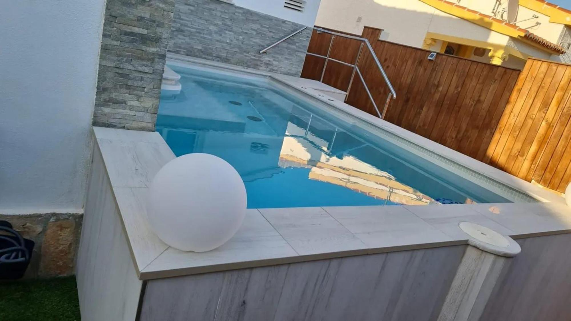 Villa Sunny With Private Pool In + Enclosed Garden