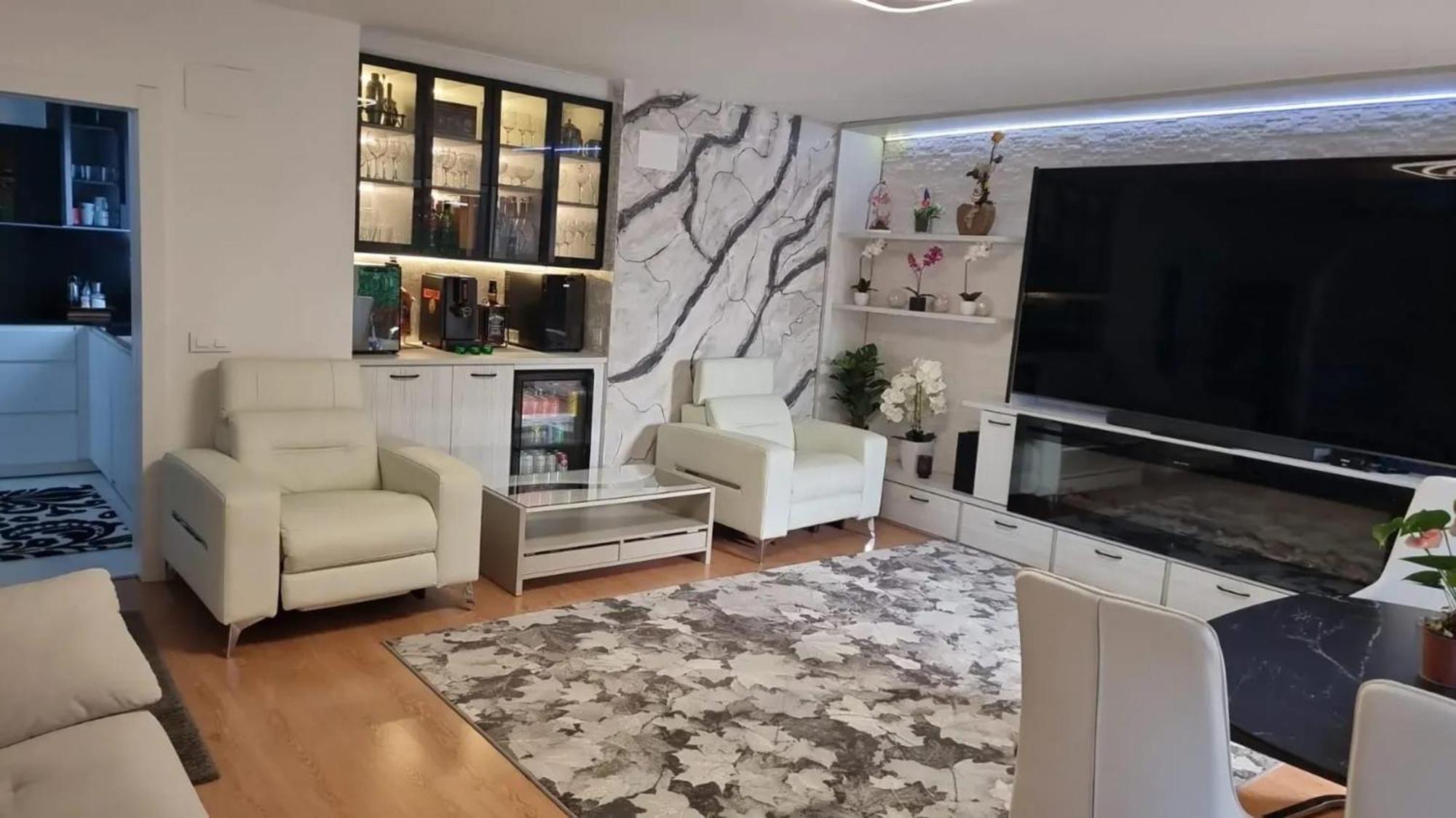 Sunny With Private Pool In + Enclosed Garden Villa *