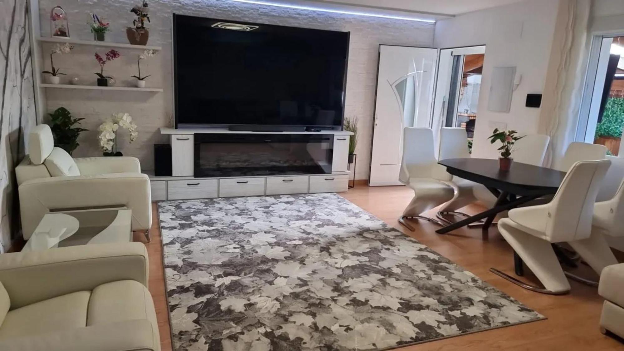 Sunny With Private Pool In + Enclosed Garden *