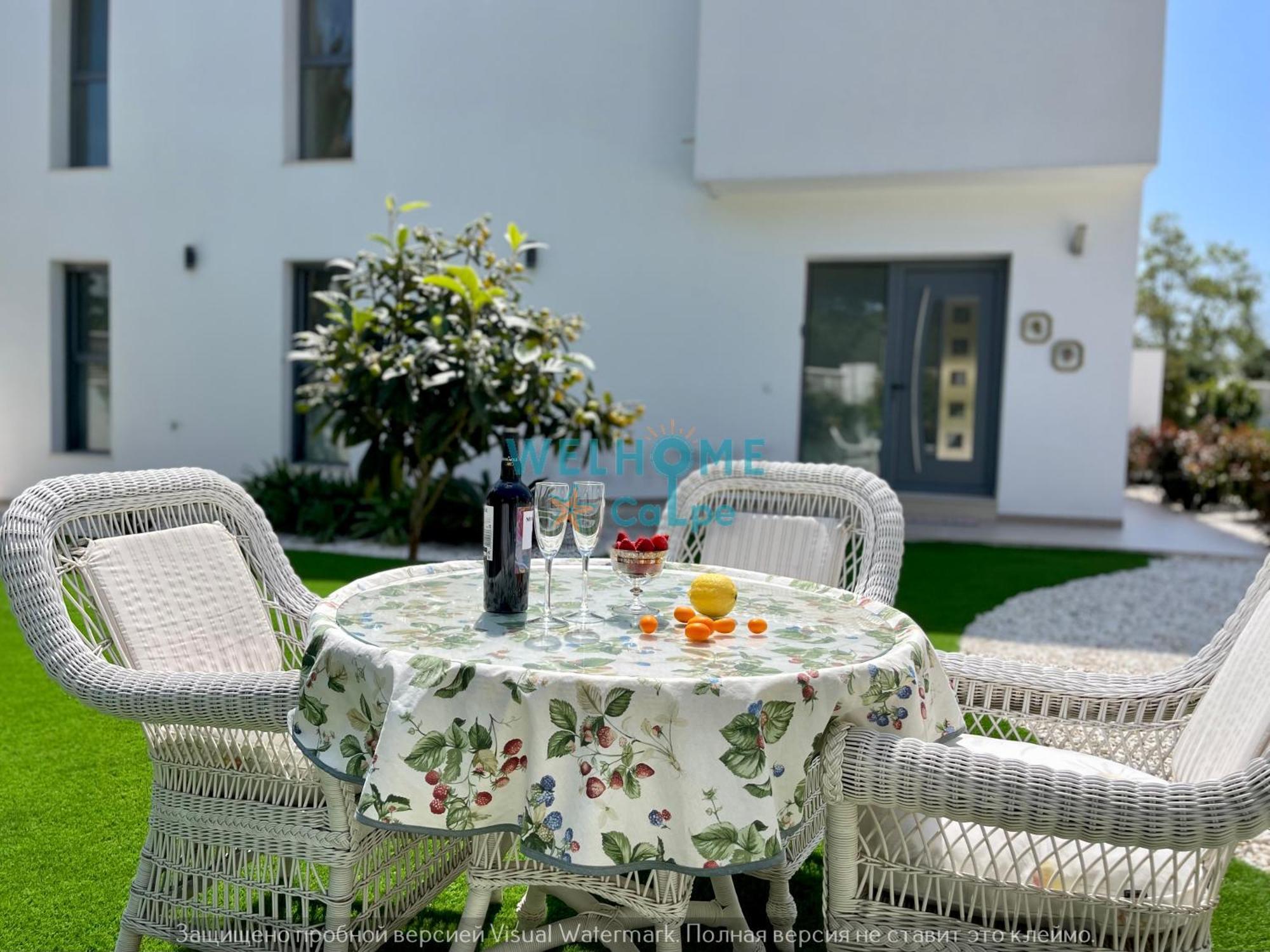 Valentina De Lujo Villa