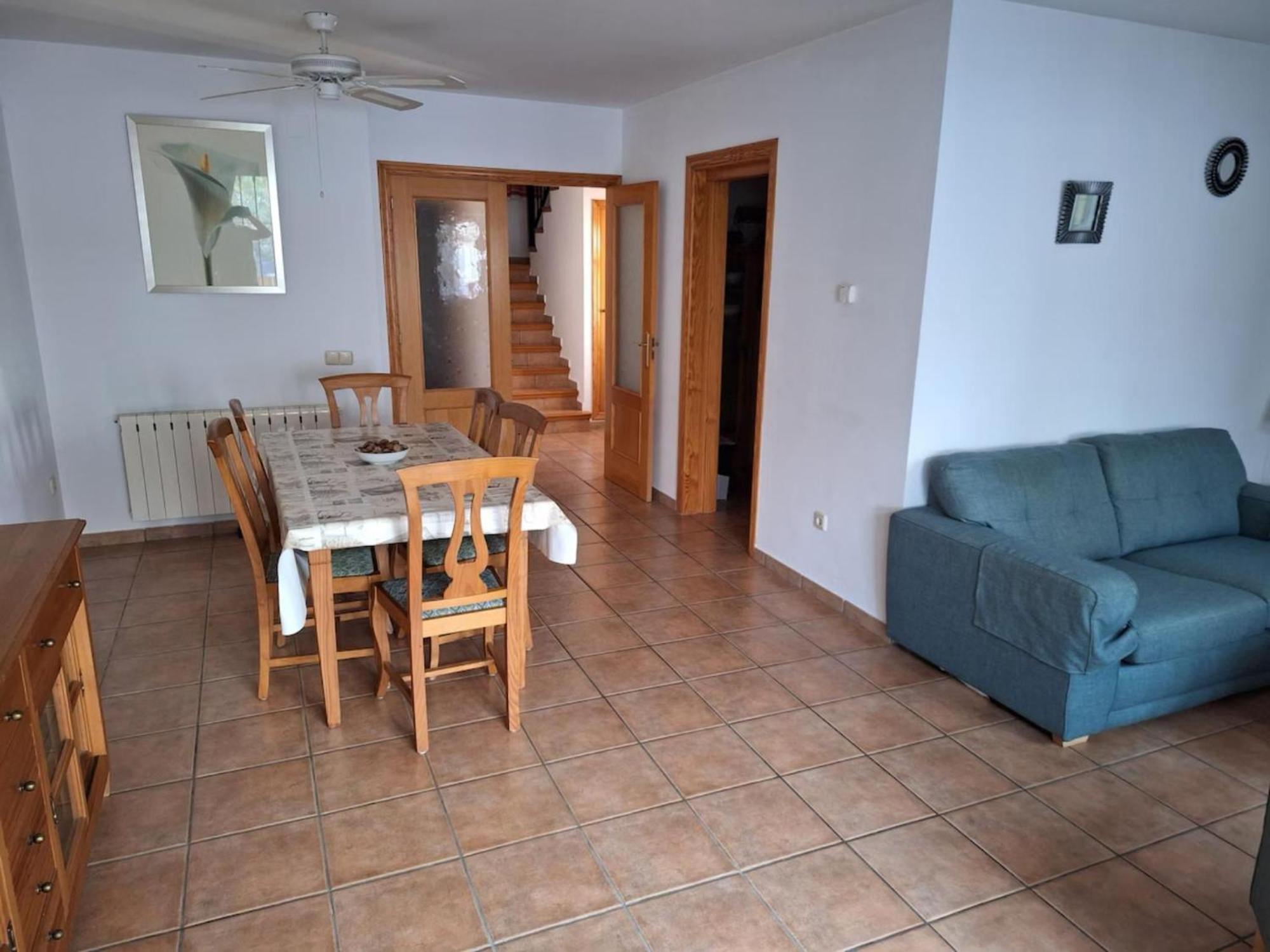 3 Bedroom, 2 Bathroom With 2 Pools And A Shared Paddling Pool Сasa de vacaciones