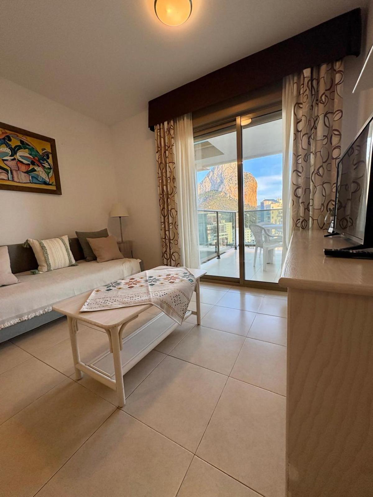 Apartamento With Sea View Pool & Private Parking