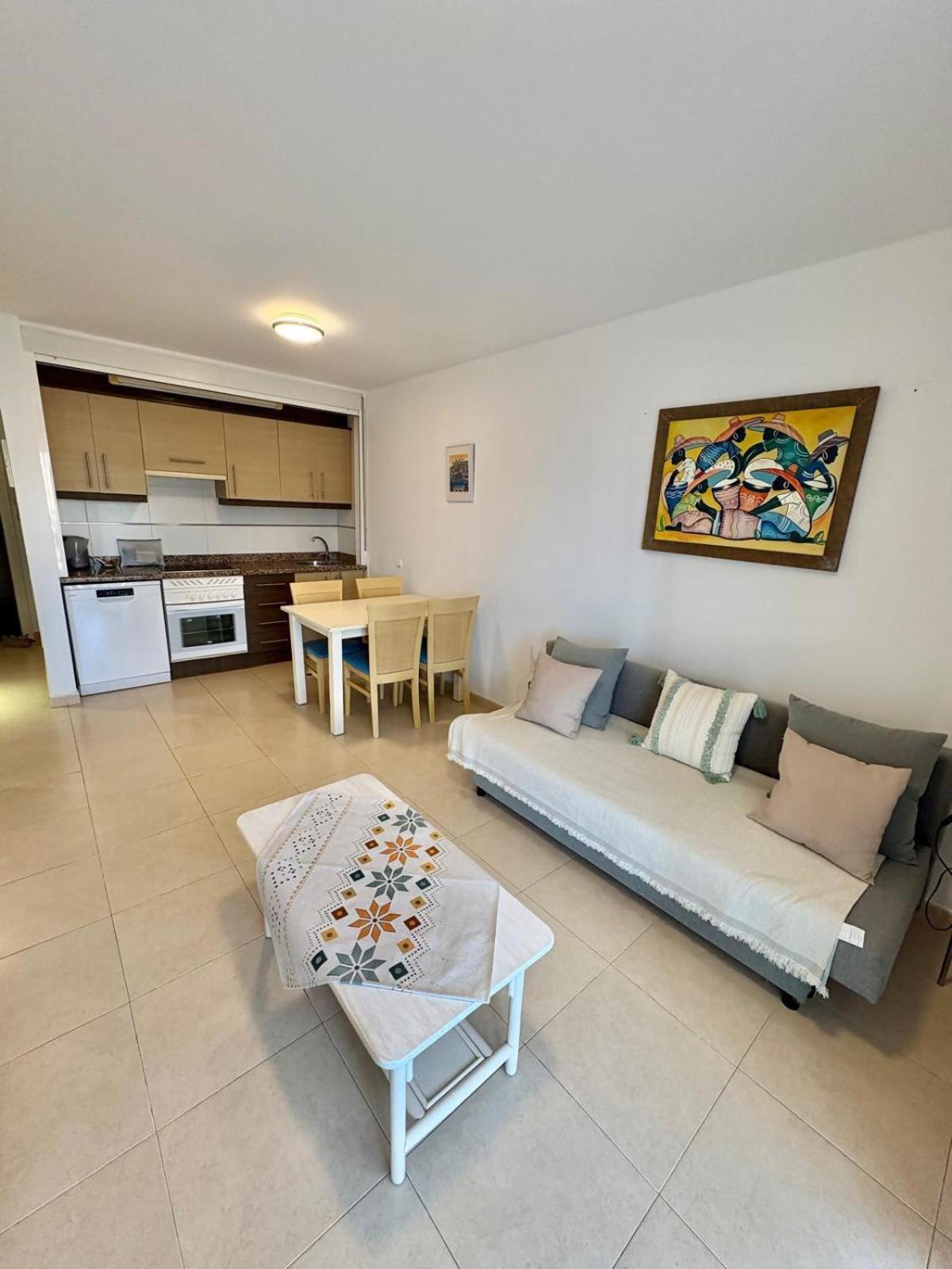 Apartamento With Sea View Pool & Private Parking *