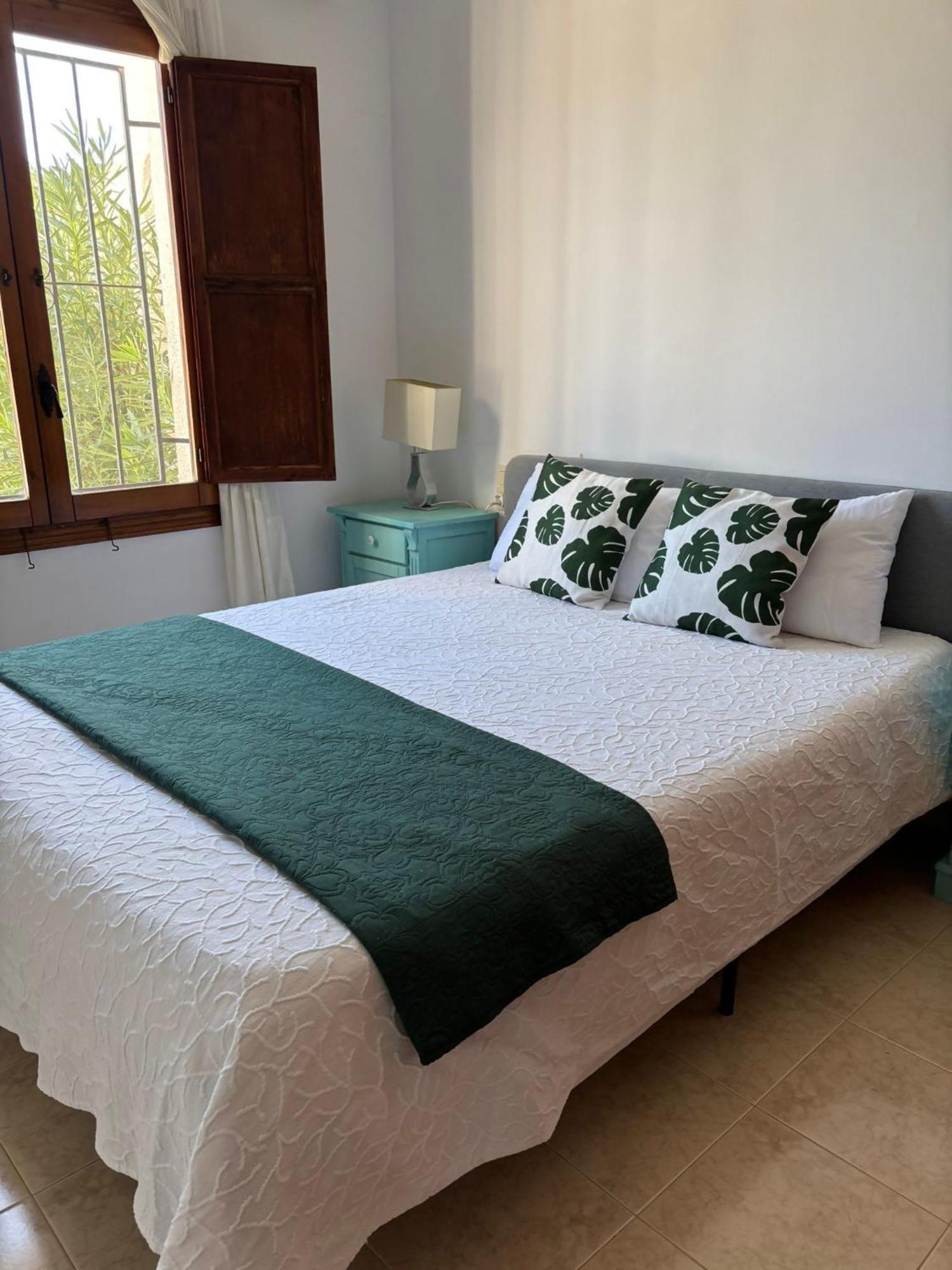 Apartamento Con Jardin Piscina Y Parking