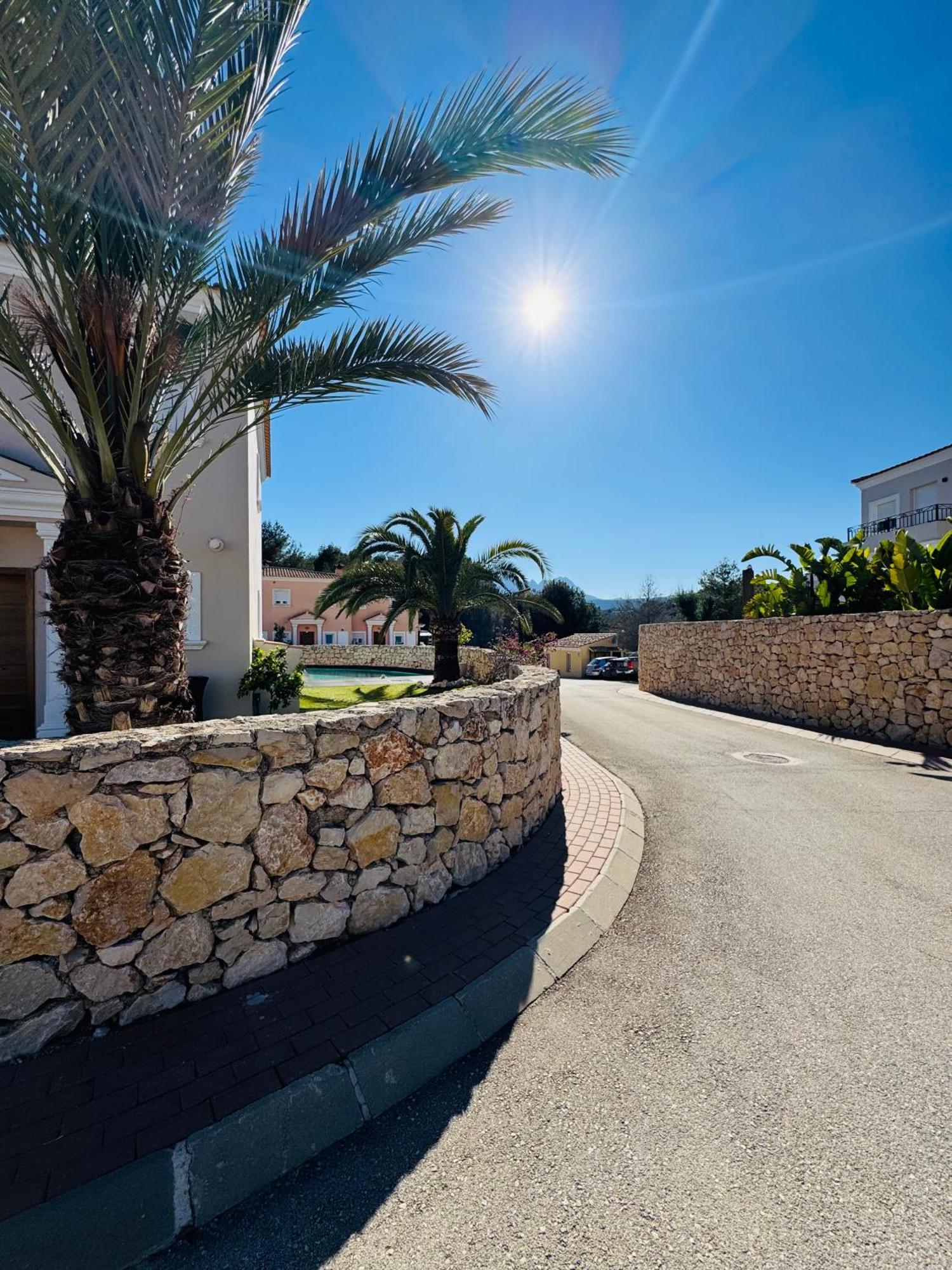 Adosado Entorno Playa Y Montana Tranquilidad Relax Jacuzzi Piscina Wifi Aire Jardin Barbacoa Y Parking