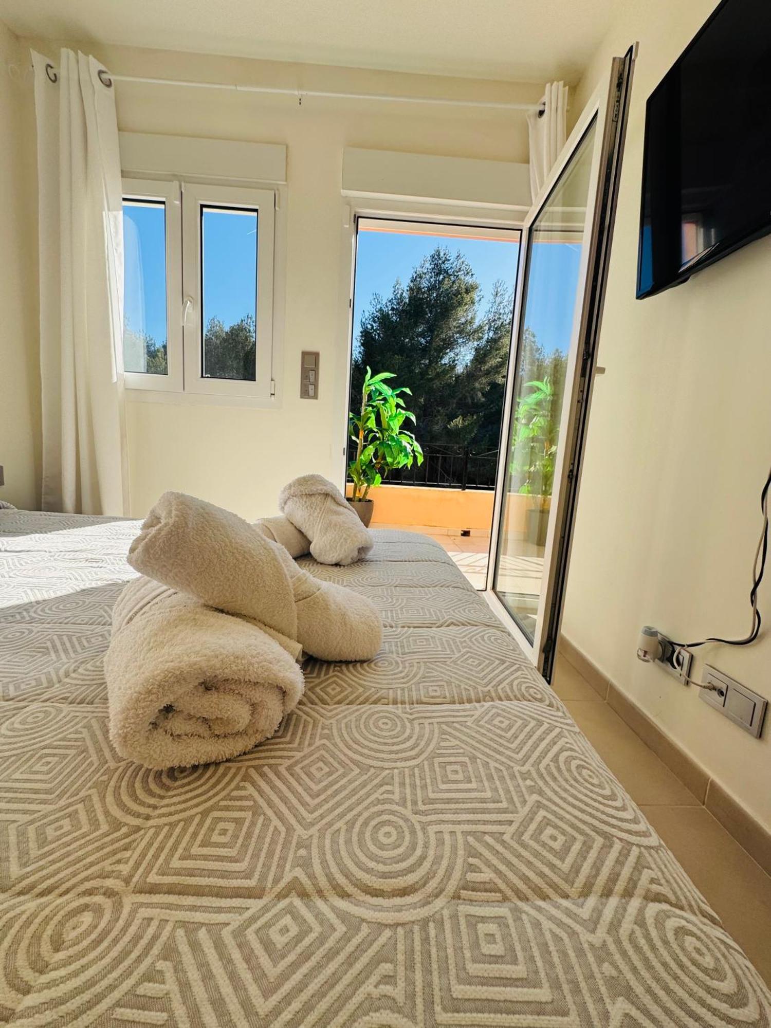 Adosado Entorno Playa Y Montana Tranquilidad Relax Jacuzzi Piscina Wifi Aire Jardin Barbacoa Y Parking Calpe