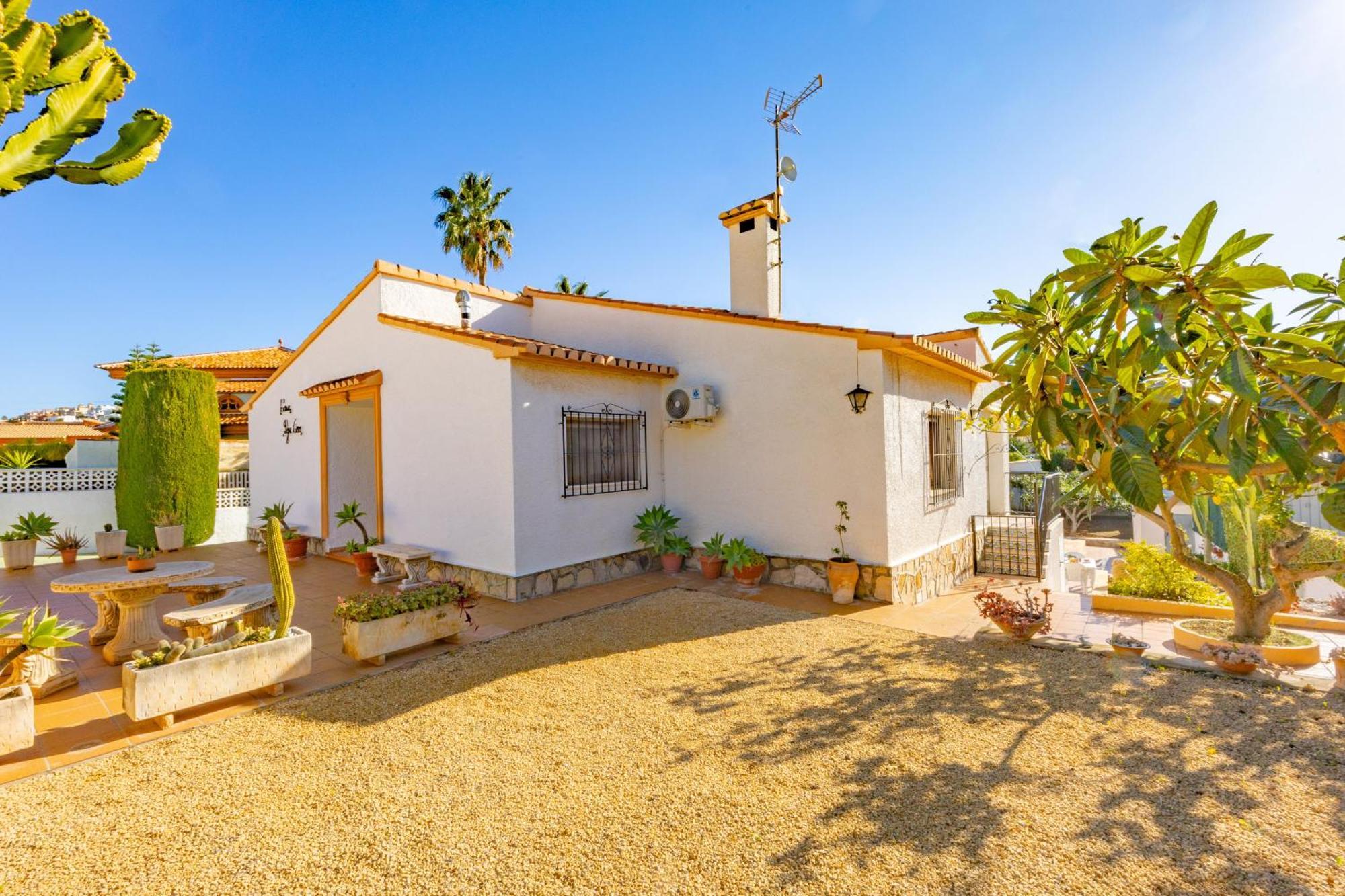 Tere - Plusholidays Villa