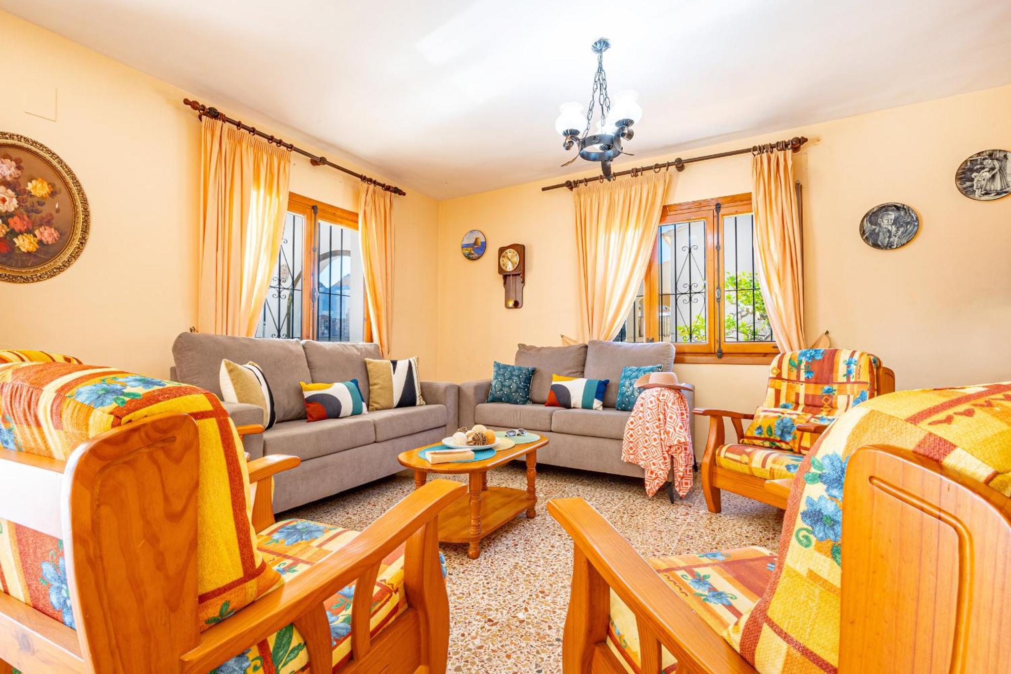 Tere - Plusholidays Calpe