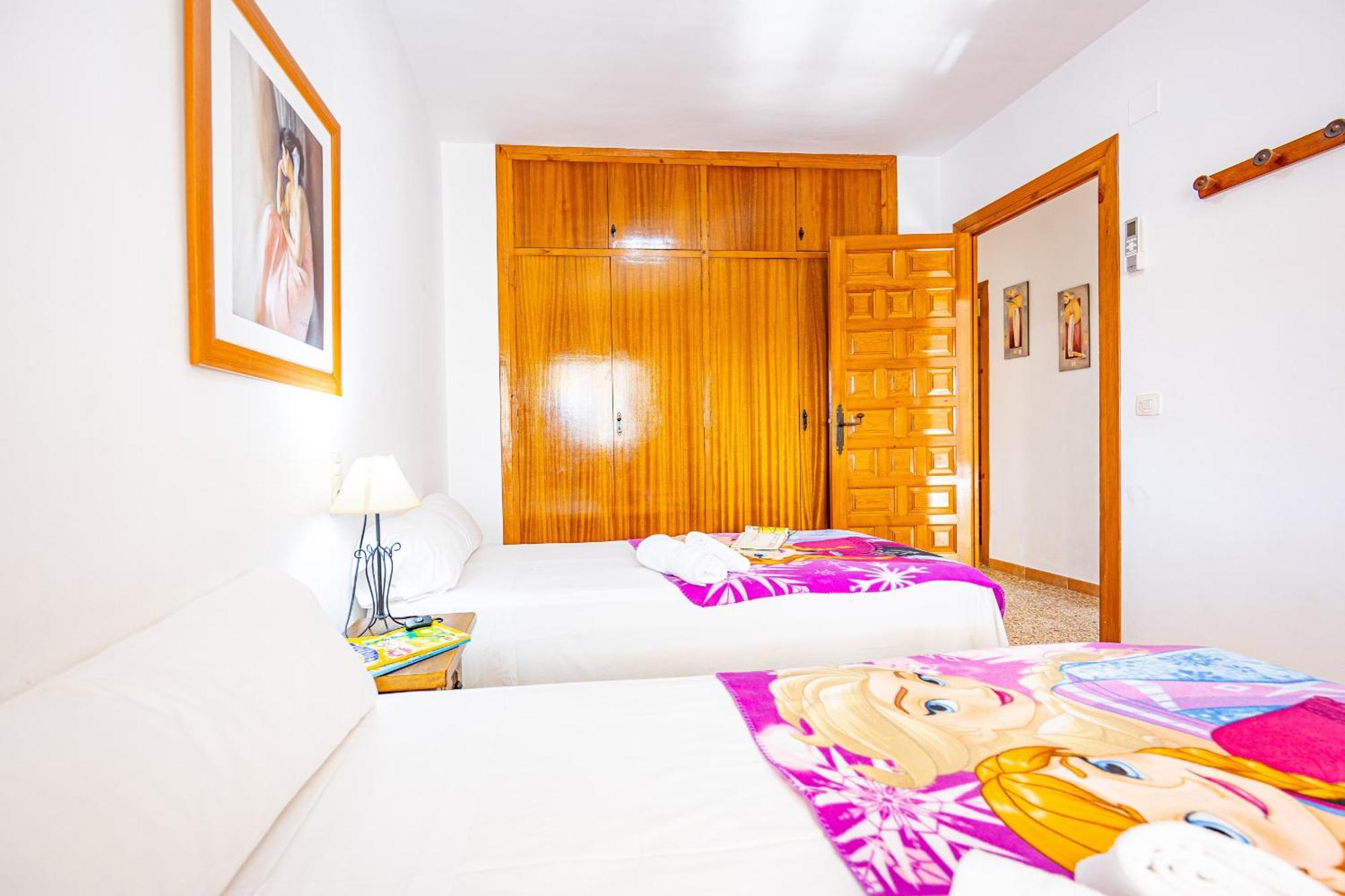 Tere - Plusholidays Villa Calpe