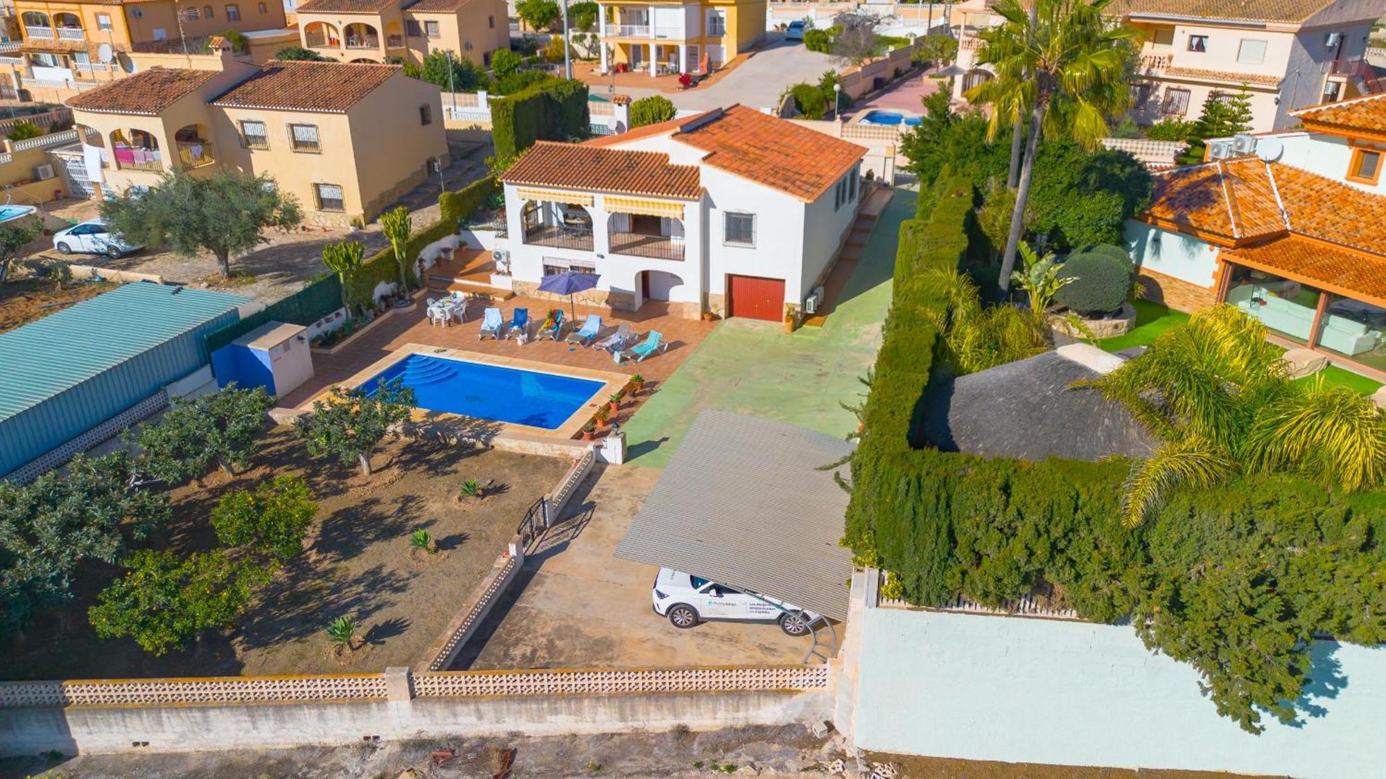 Tere - Plusholidays Calpe