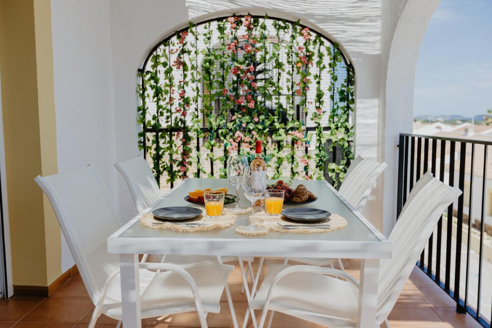 Casa Sunrise - Costa Blanca House With Rooftop, 5 Swimming Pools And Panoramic Sea- And Views At Penon De Ifach *