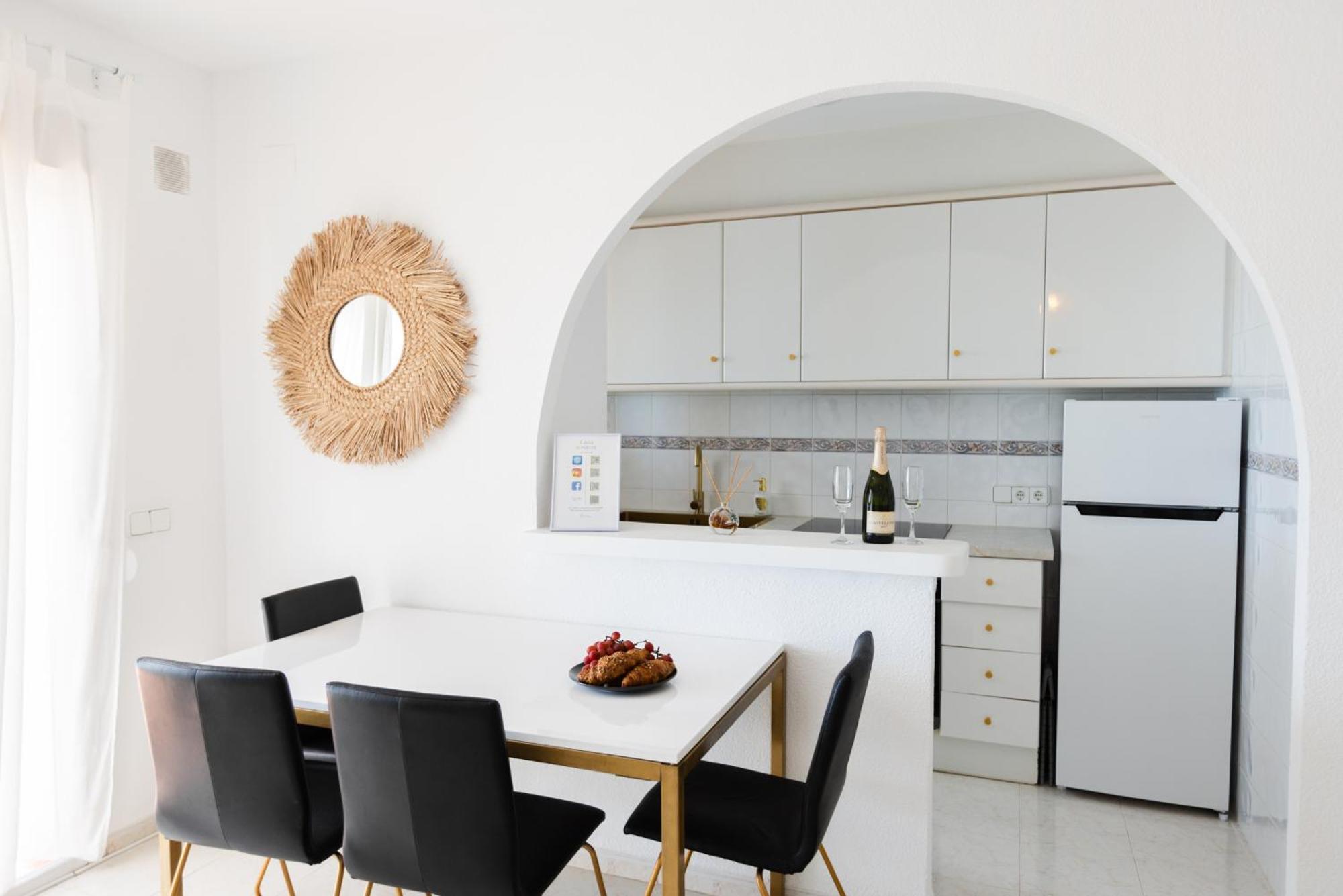 Casa Sunrise - Costa Blanca House With Rooftop, 5 Swimming Pools And Panoramic Sea- And Views At Penon De Ifach *