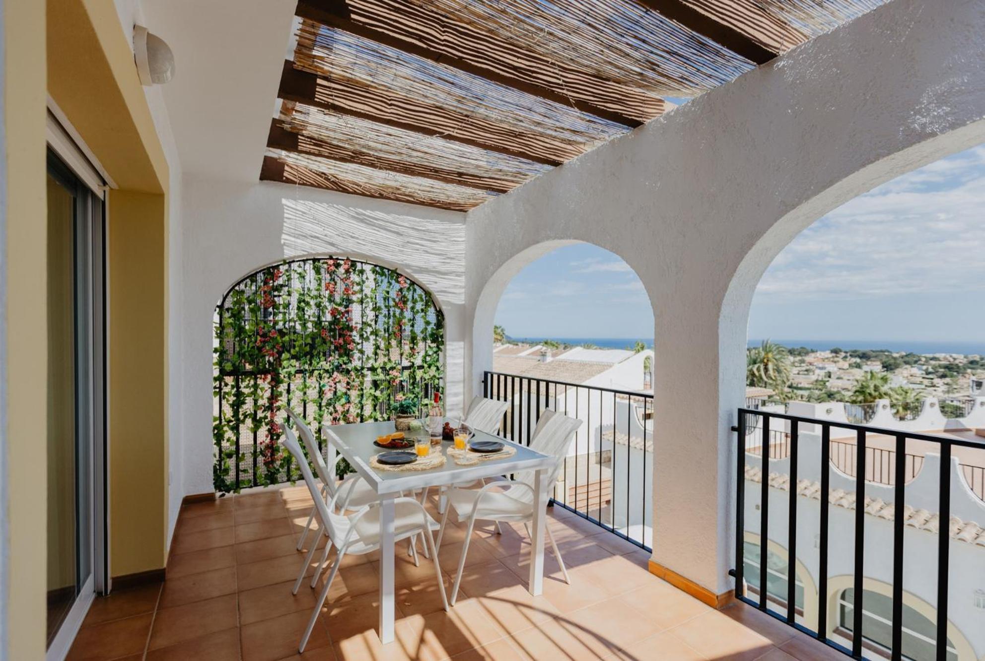 Casa Sunrise - Costa Blanca House With Rooftop, 5 Swimming Pools And Panoramic Sea- And Views At Penon De Ifach *