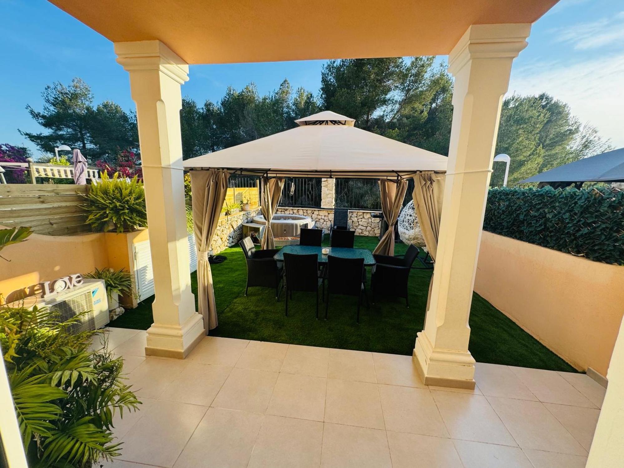 Adosado Entorno Playa Y Montana Tranquilidad Relax Jacuzzi Piscina Wifi Aire Jardin Barbacoa Y Parking