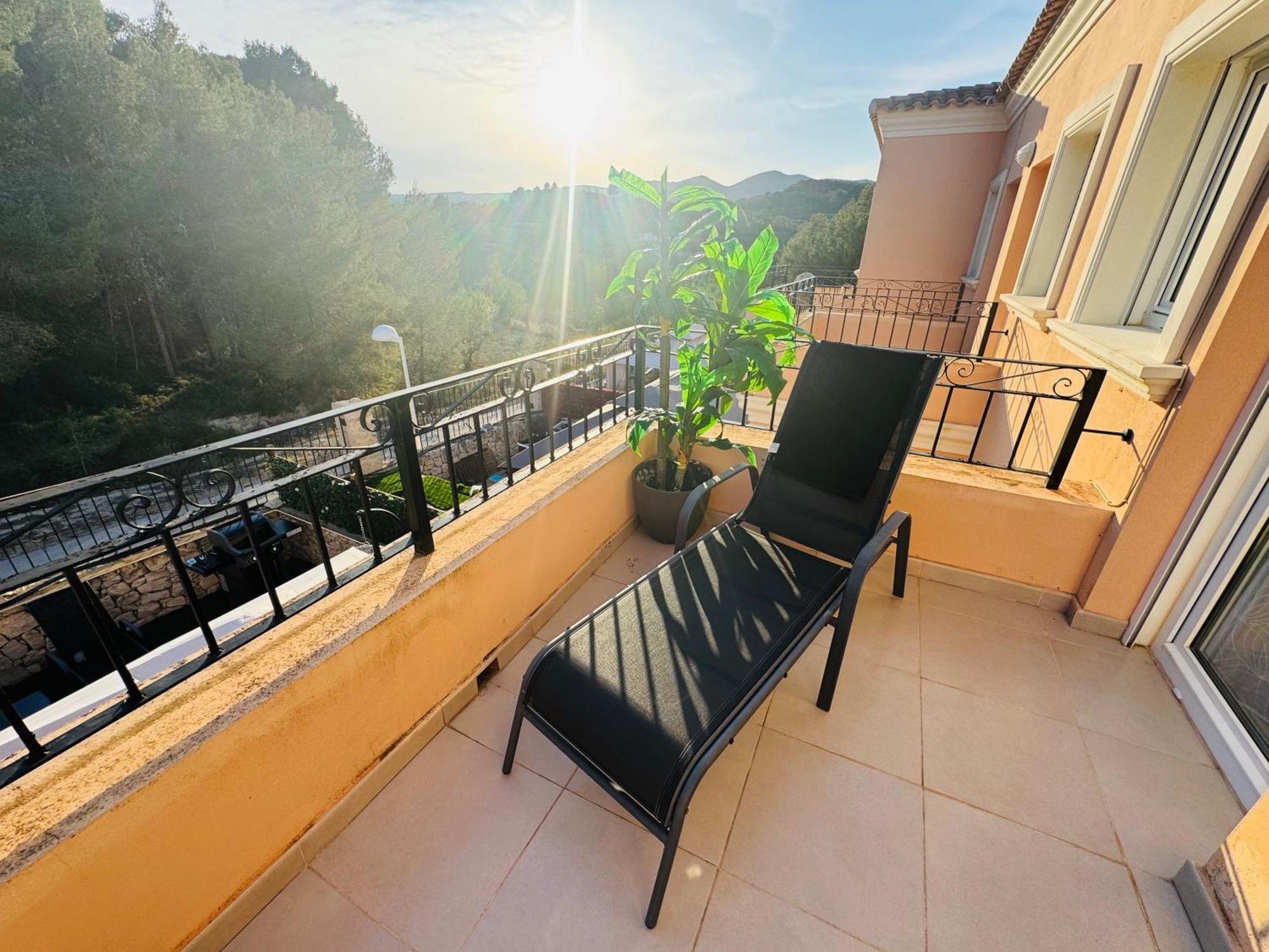 Adosado Entorno Playa Y Montana Tranquilidad Relax Jacuzzi Piscina Wifi Aire Jardin Barbacoa Y Parking Сasa de vacaciones Calpe