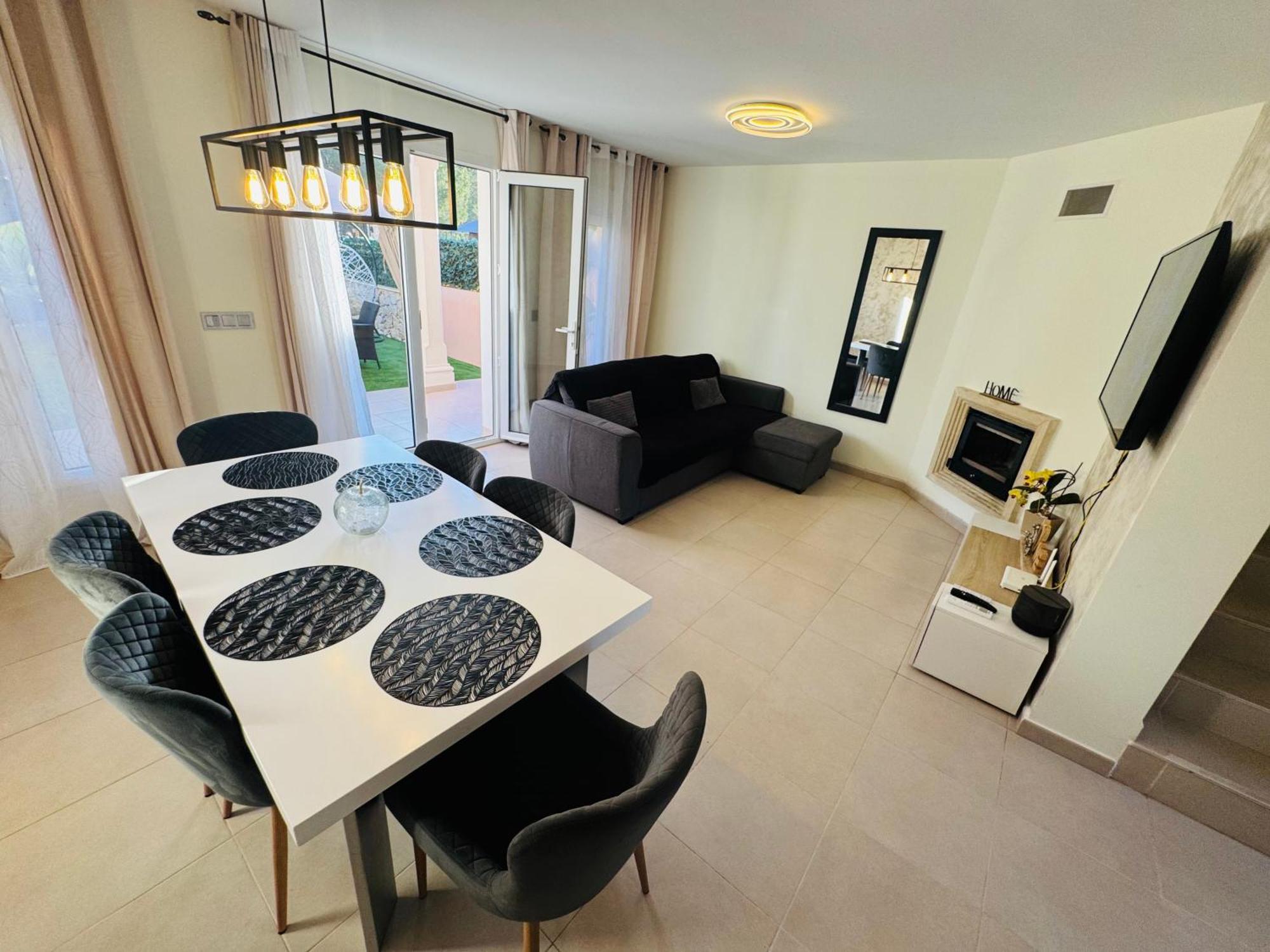 Adosado Entorno Playa Y Montana Tranquilidad Relax Jacuzzi Piscina Wifi Aire Jardin Barbacoa Y Parking Calpe
