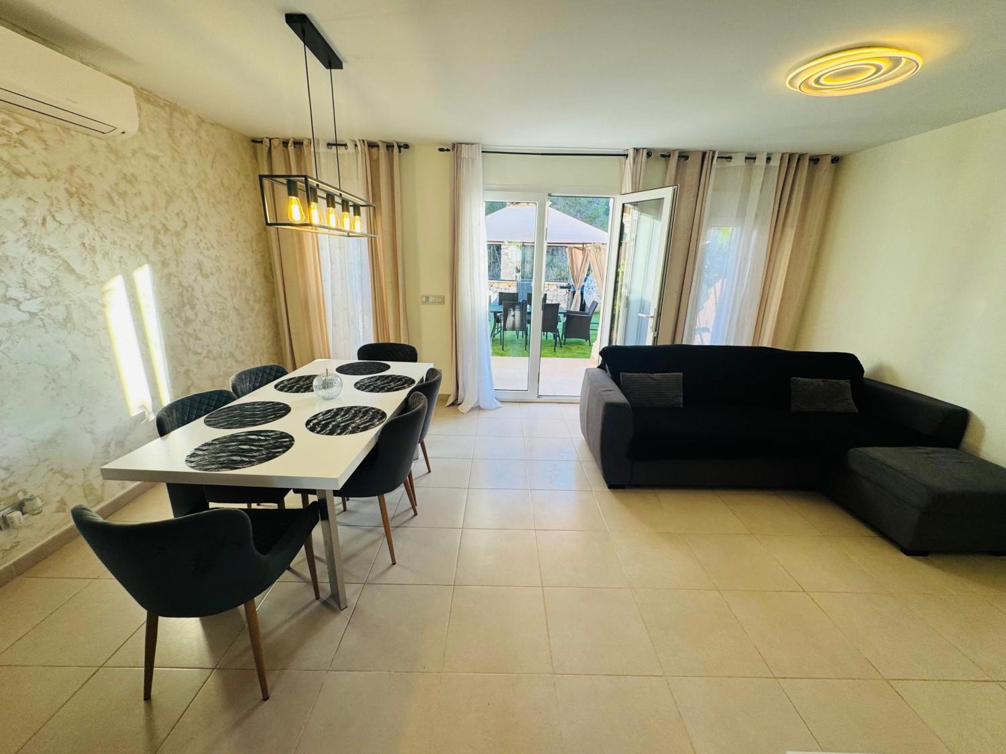 Adosado Entorno Playa Y Montana Tranquilidad Relax Jacuzzi Piscina Wifi Aire Jardin Barbacoa Y Parking Сasa de vacaciones