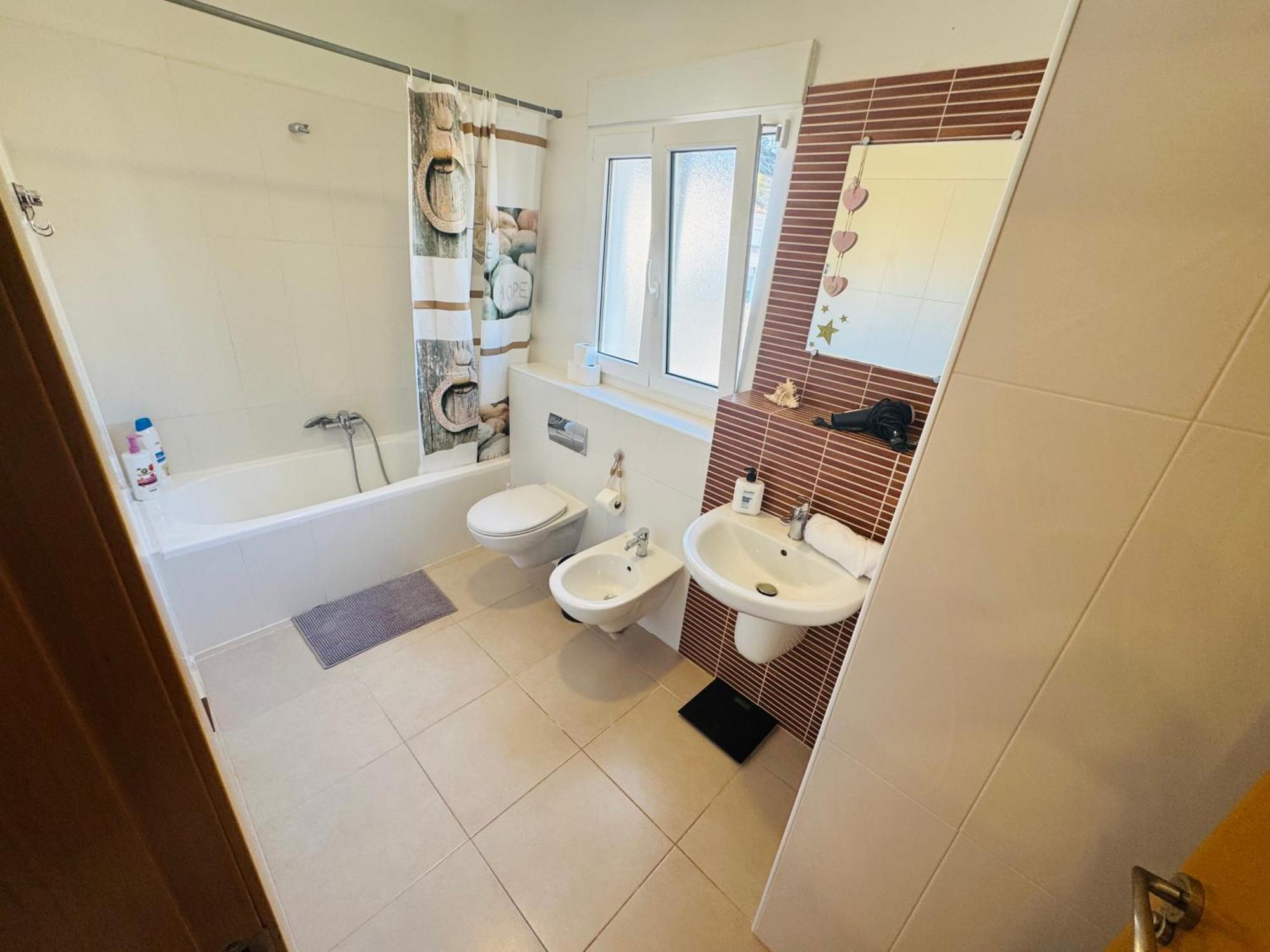 Adosado Entorno Playa Y Montana Tranquilidad Relax Jacuzzi Piscina Wifi Aire Jardin Barbacoa Y Parking