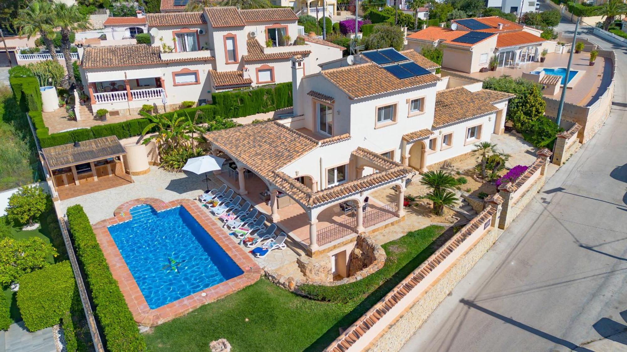 Almendros - Plusholidays