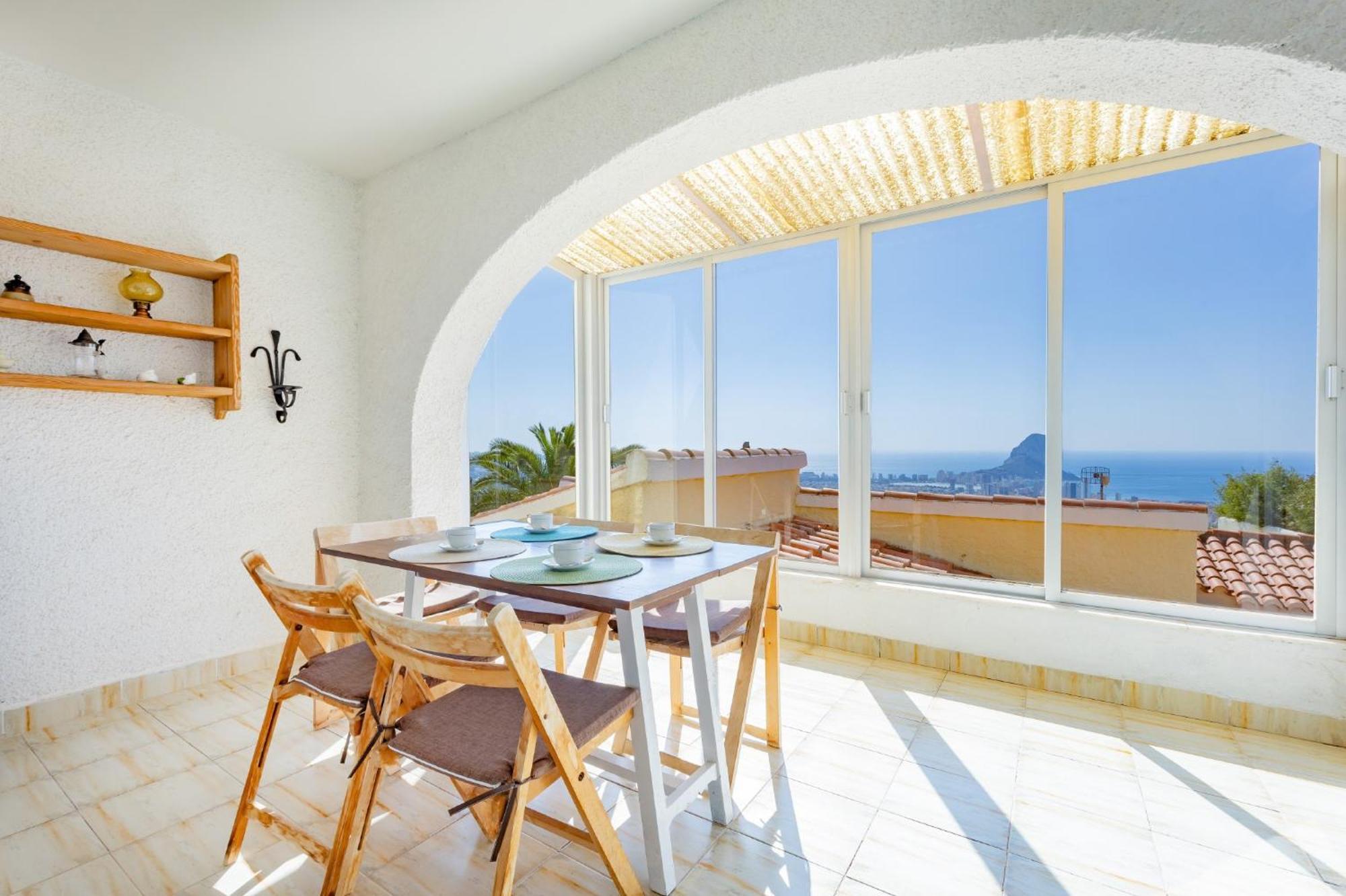 Alicia - Plusholidays * Calpe