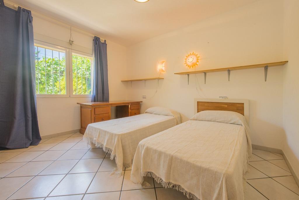 Villa Almendros 16 *