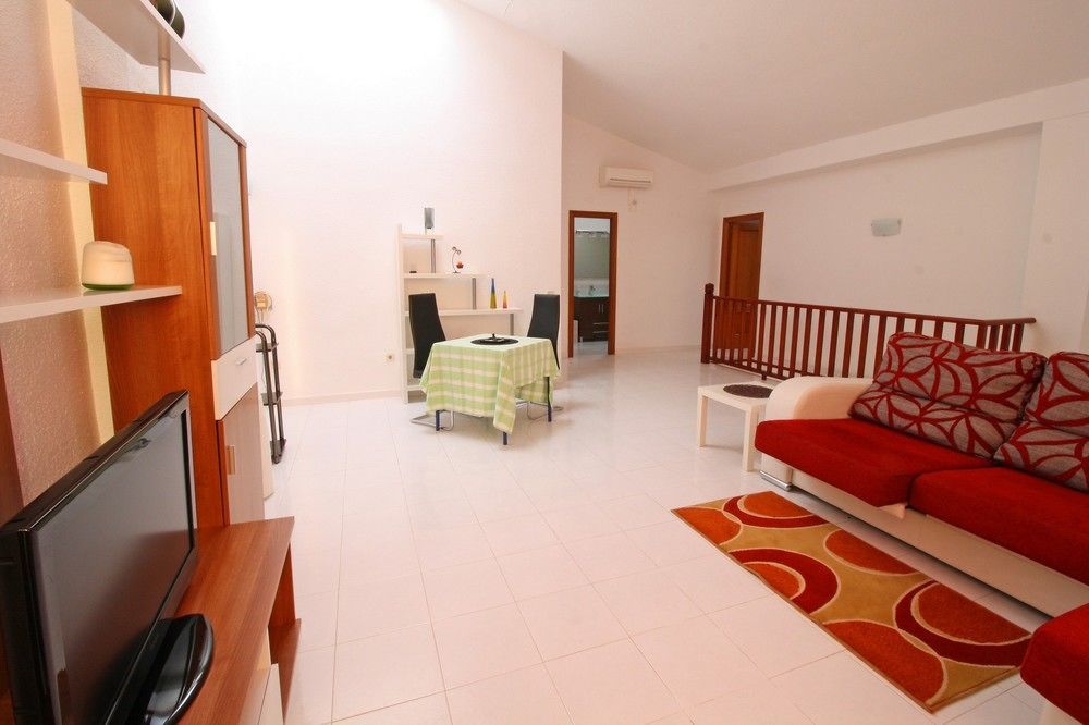 Hotel Holiday Duplex Esmeralda