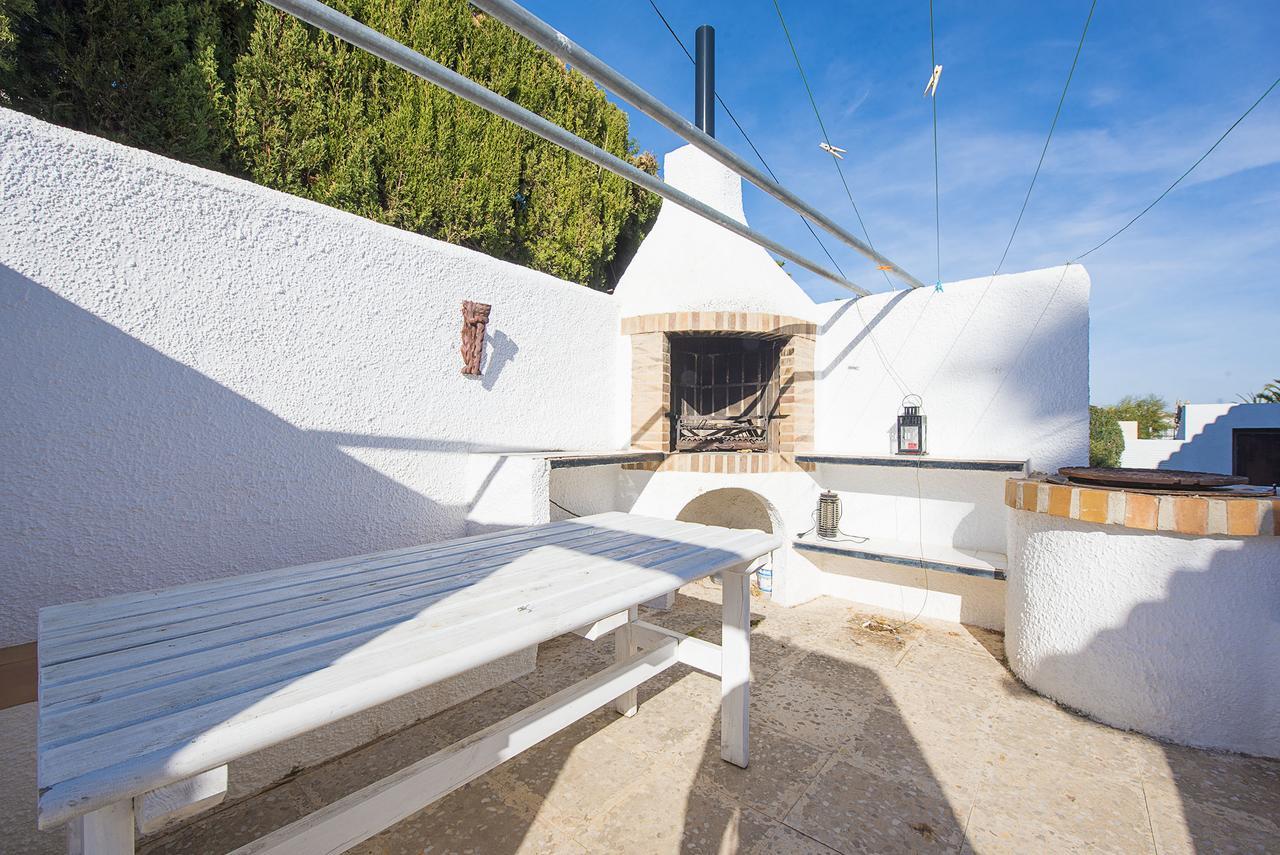 Benavero Boutique Style Within Fenced Tropical Garden Villa *