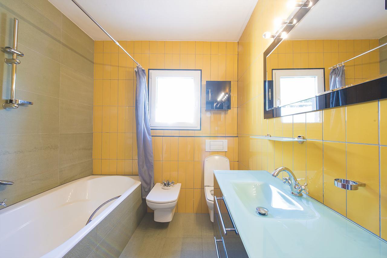 Benavero Boutique Style Within Fenced Tropical Garden Calpe