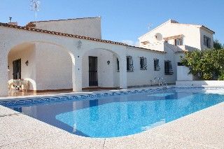 Villas Costa 3*