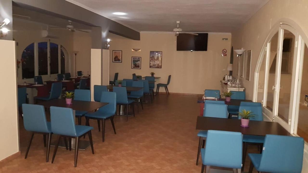 Hotel Rocinante