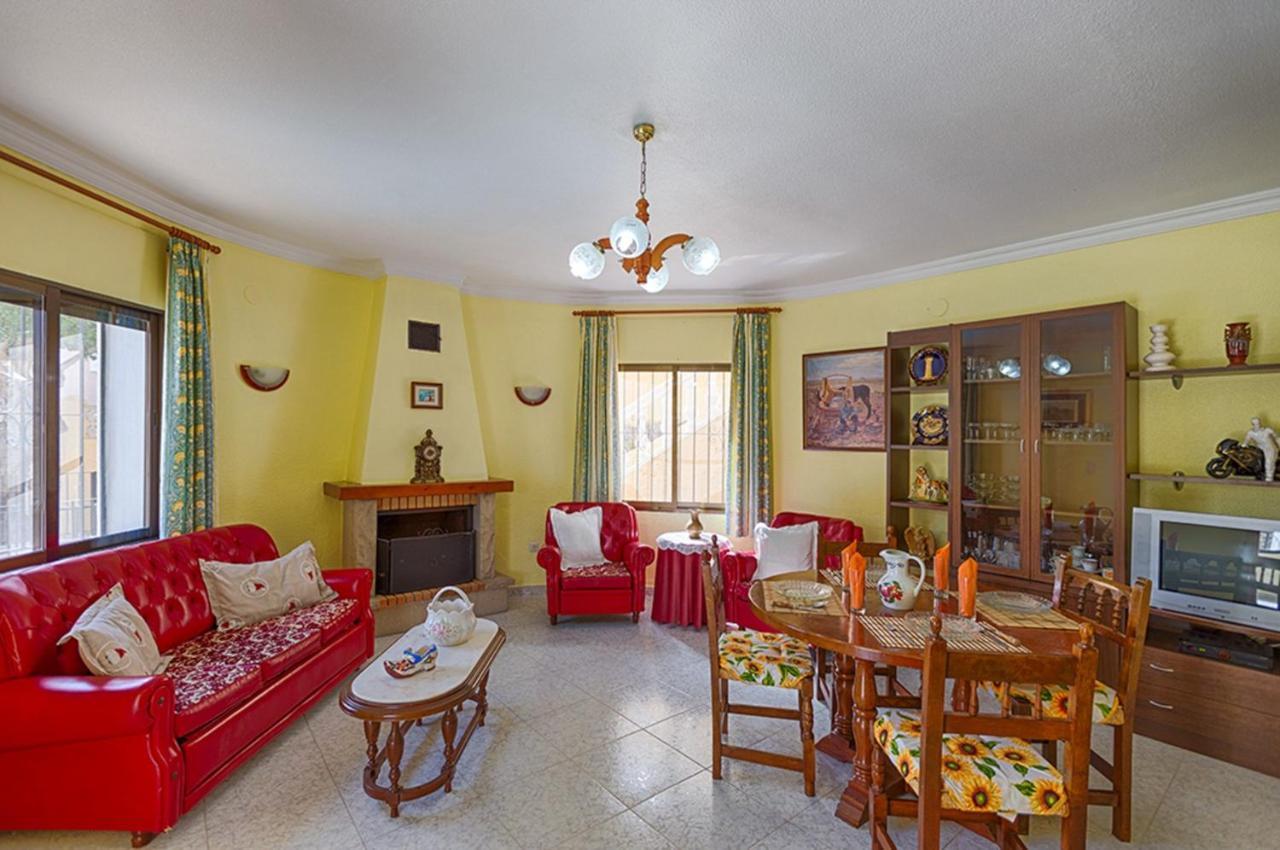 Villa Guzman - Antonio Calpe