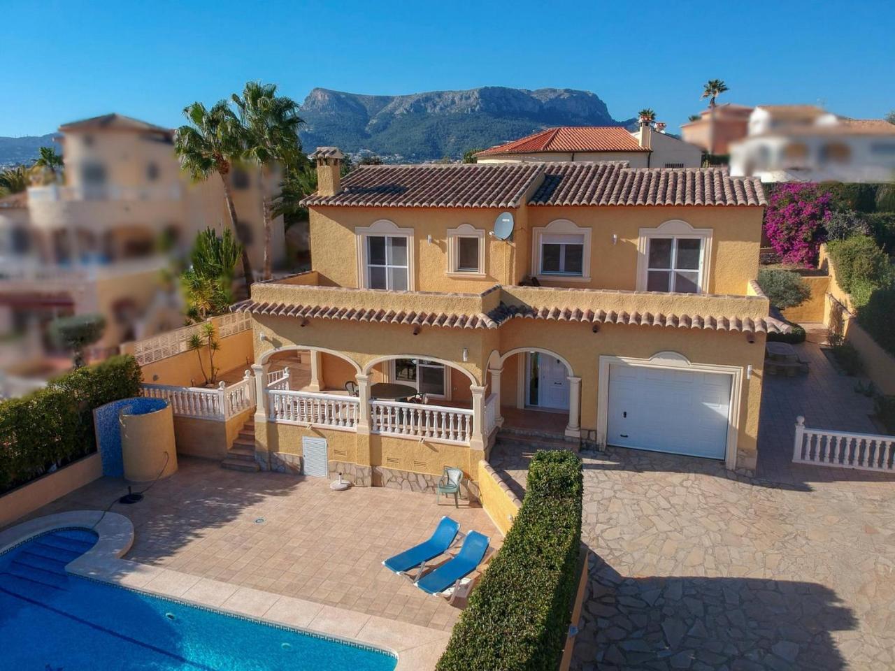 Villa Chris, Area Of - By Villamar