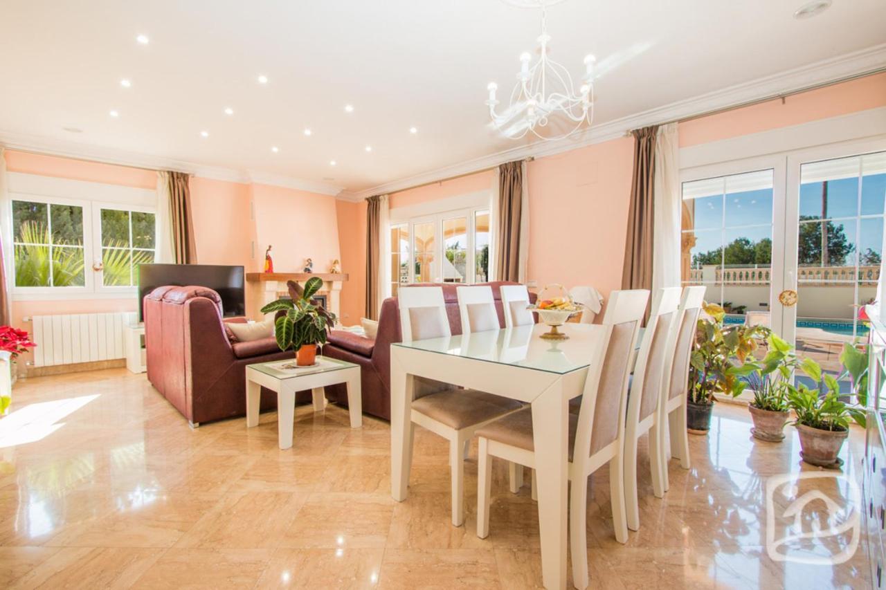 Abahana Villas Capri Villa *