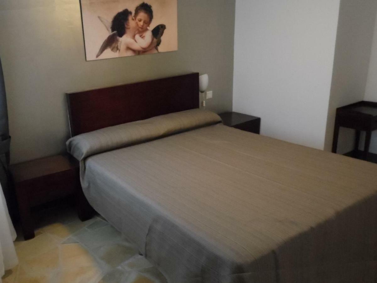 Benavero Boutique Style Within Fenced Tropical Garden Villa