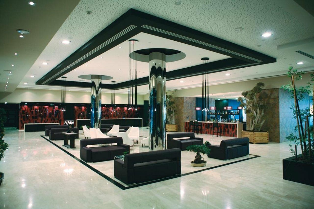 Estimar (adults Only)
