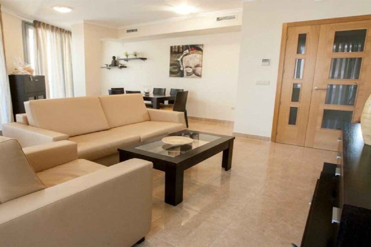 Estimar (adults Only)
