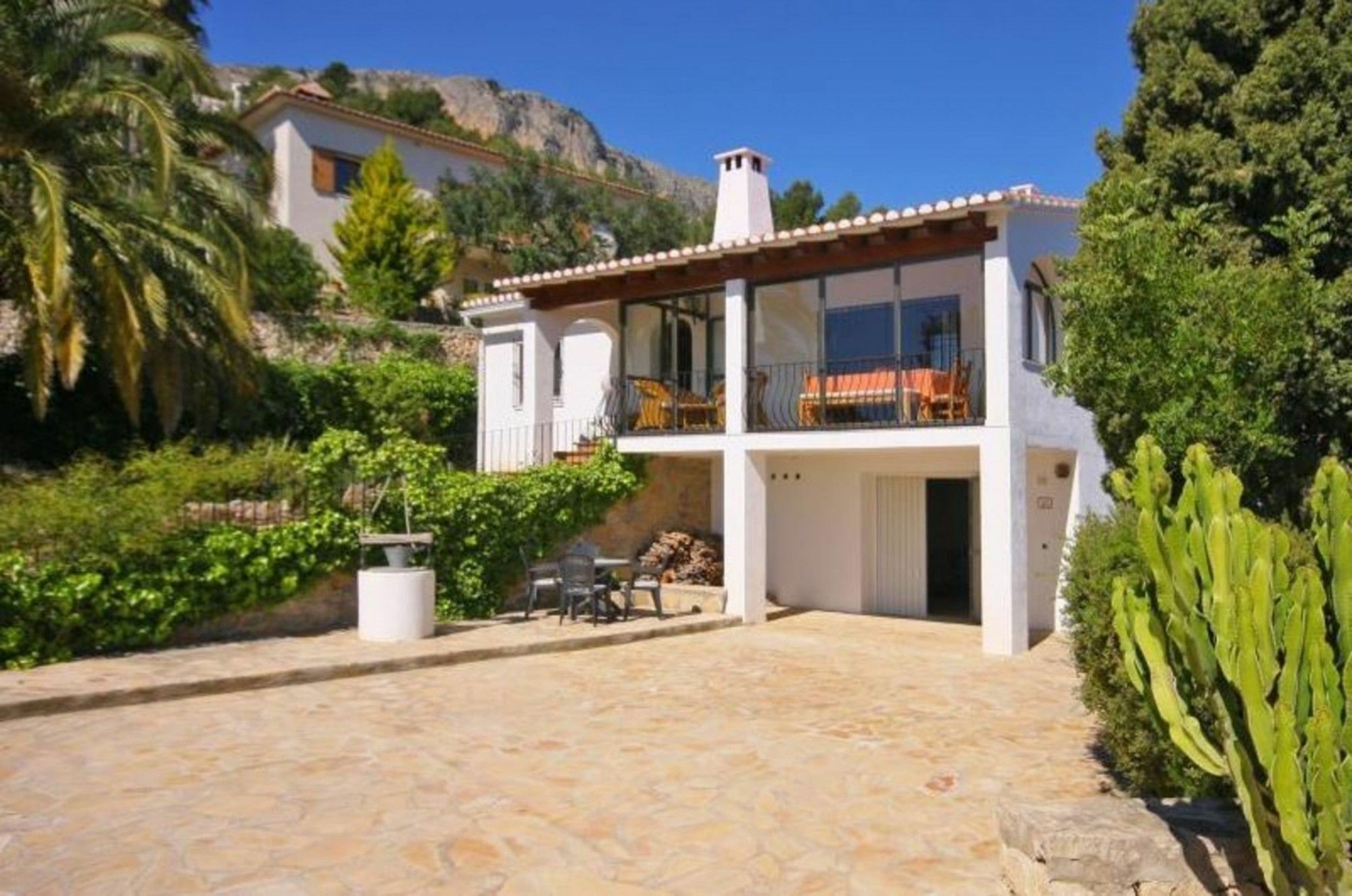 In Calpe, Alicante 103836 By Mo