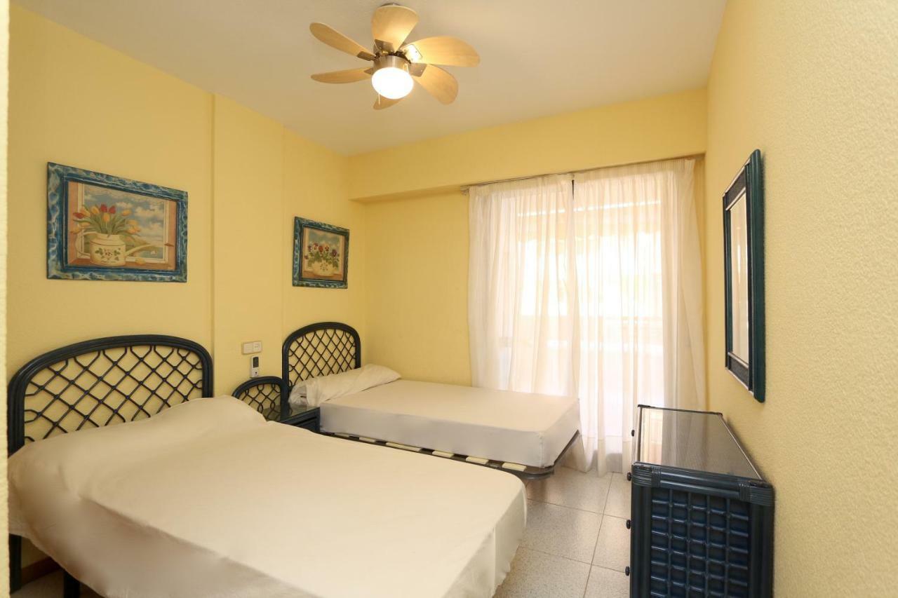 In With 3 Bedrooms And 2 Bathrooms. Apartamento Calpe