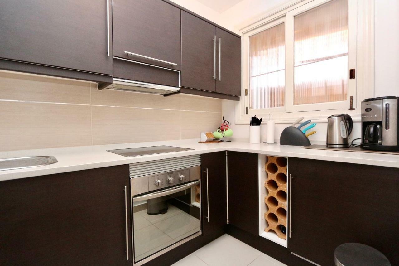 3- Bedroom In The Centre Of With Living Room, 1 Bathroom. * Calpe