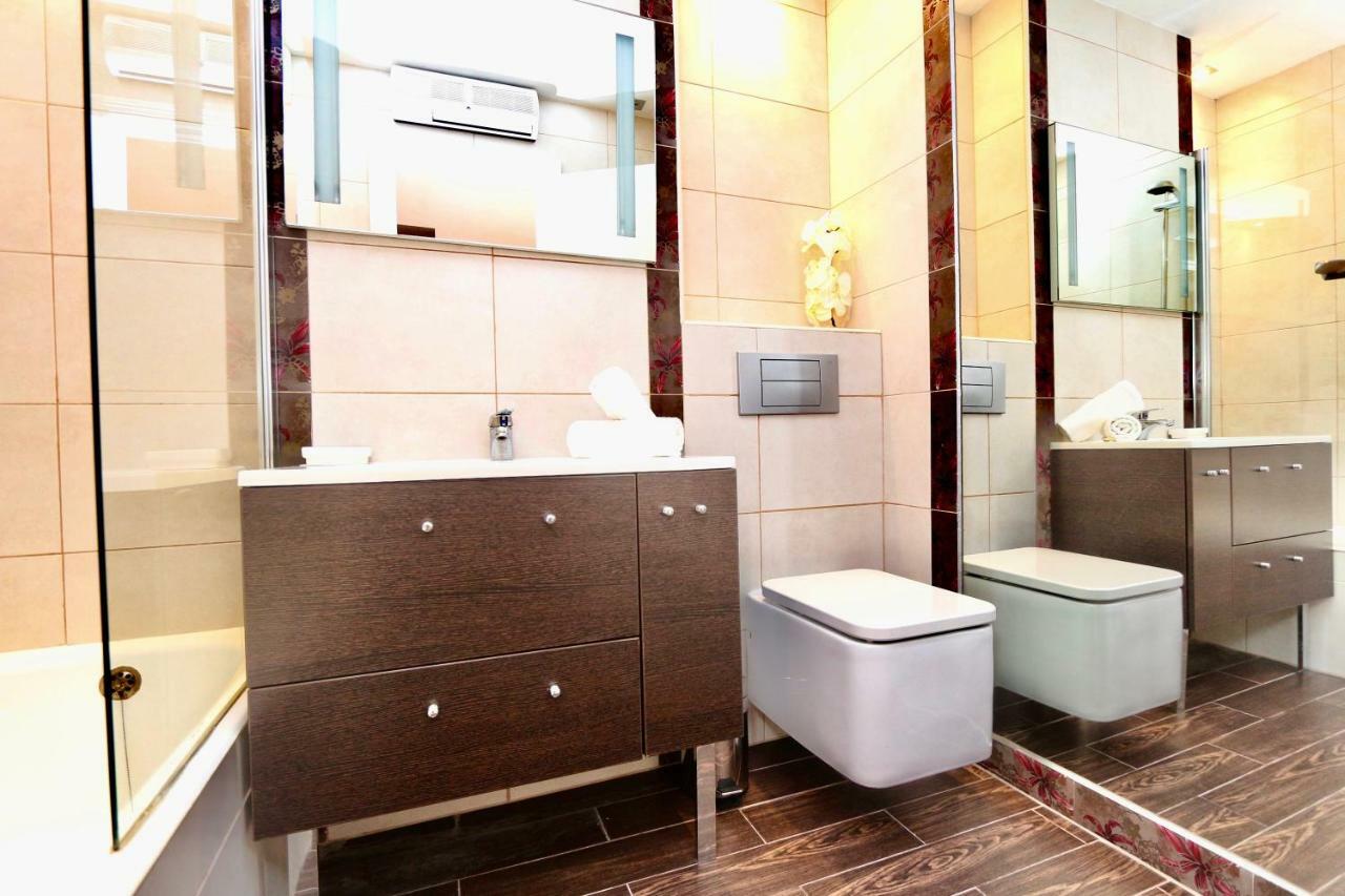3- Bedroom In The Centre Of With Living Room, 1 Bathroom. Calpe