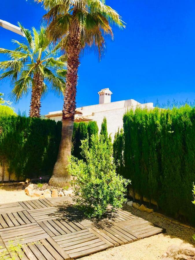 Casa De Familia
