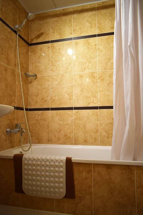 Perfect Location With Stunning Views, 2 Minutes To Apartamento