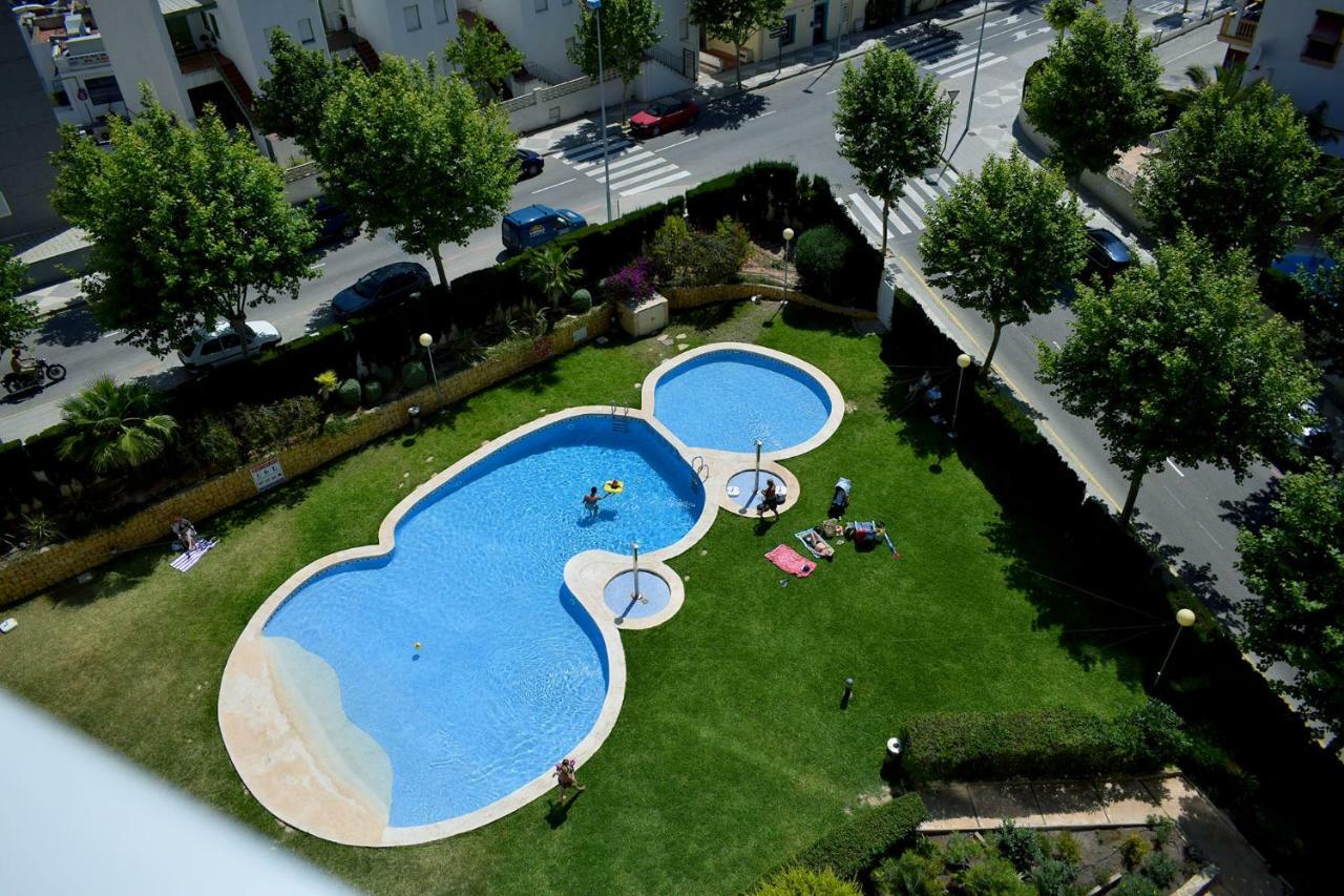 Perfect Location With Stunning Views, 2 Minutes To