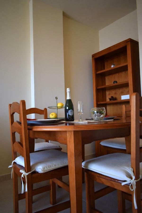 Perfect Location With Stunning Views, 2 Minutes To