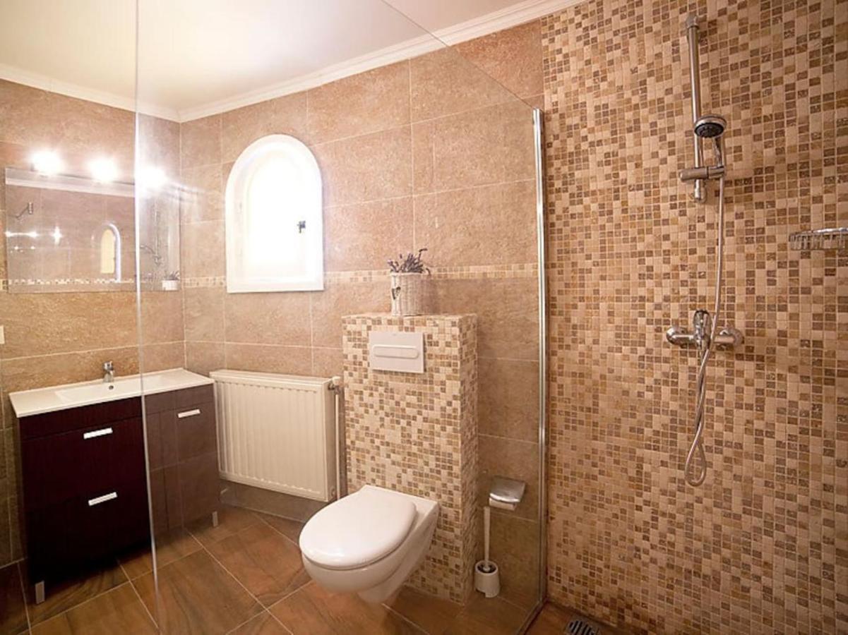 Villa Belucra,10p,seaview,jacuzzi,pool