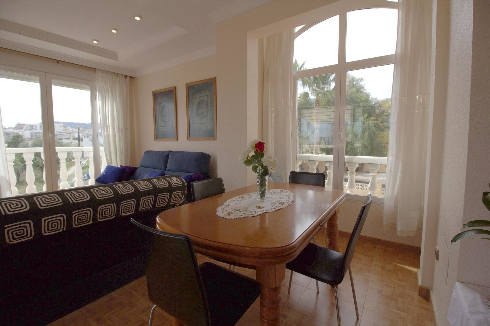 With 2 Bedrooms In Calpe, With Wonderful Sea View, Private Pool Villa